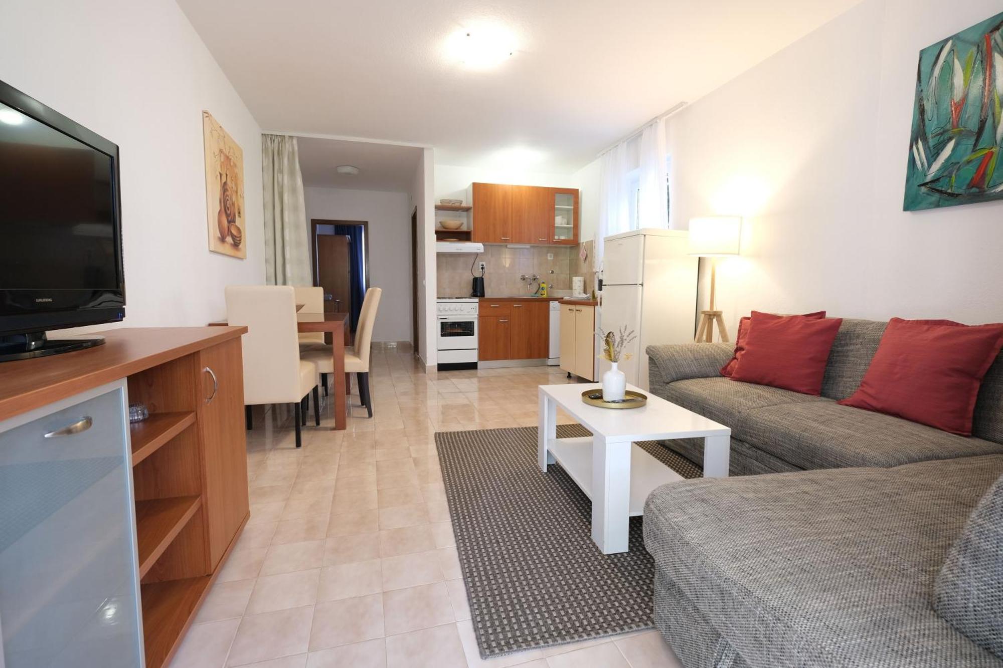 Ivana Apartment Sutivan